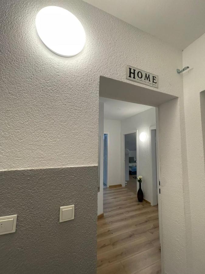 Riverside Attic Apartment Near The Chocolate Museum Cologne Exterior photo